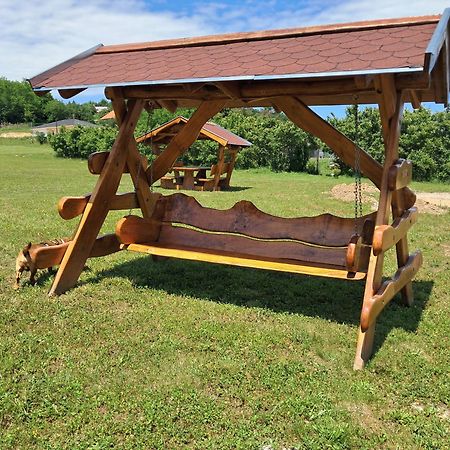 Pilikan Apartments - Park, Agroturism, Vineyard & Farm Cserszegtomaj Luaran gambar