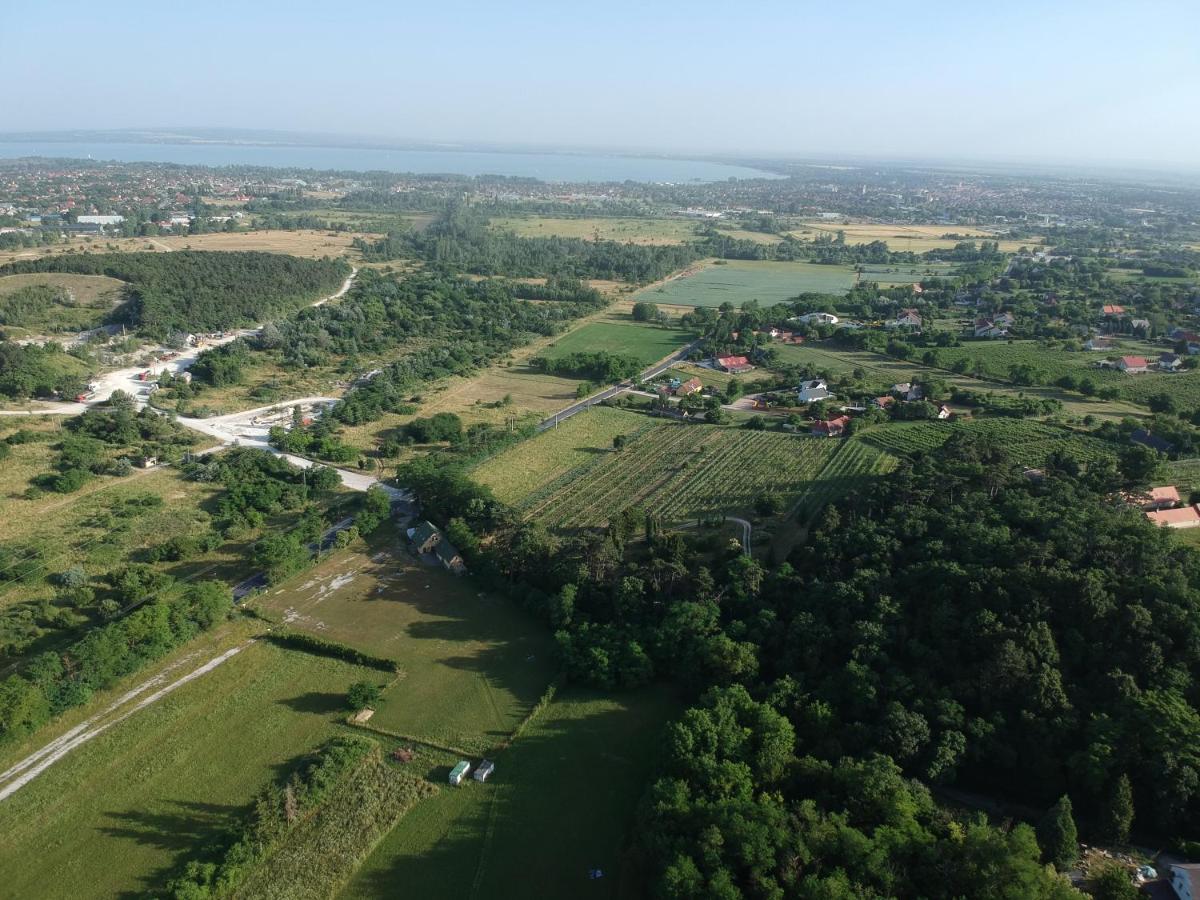 Pilikan Apartments - Park, Agroturism, Vineyard & Farm Cserszegtomaj Luaran gambar