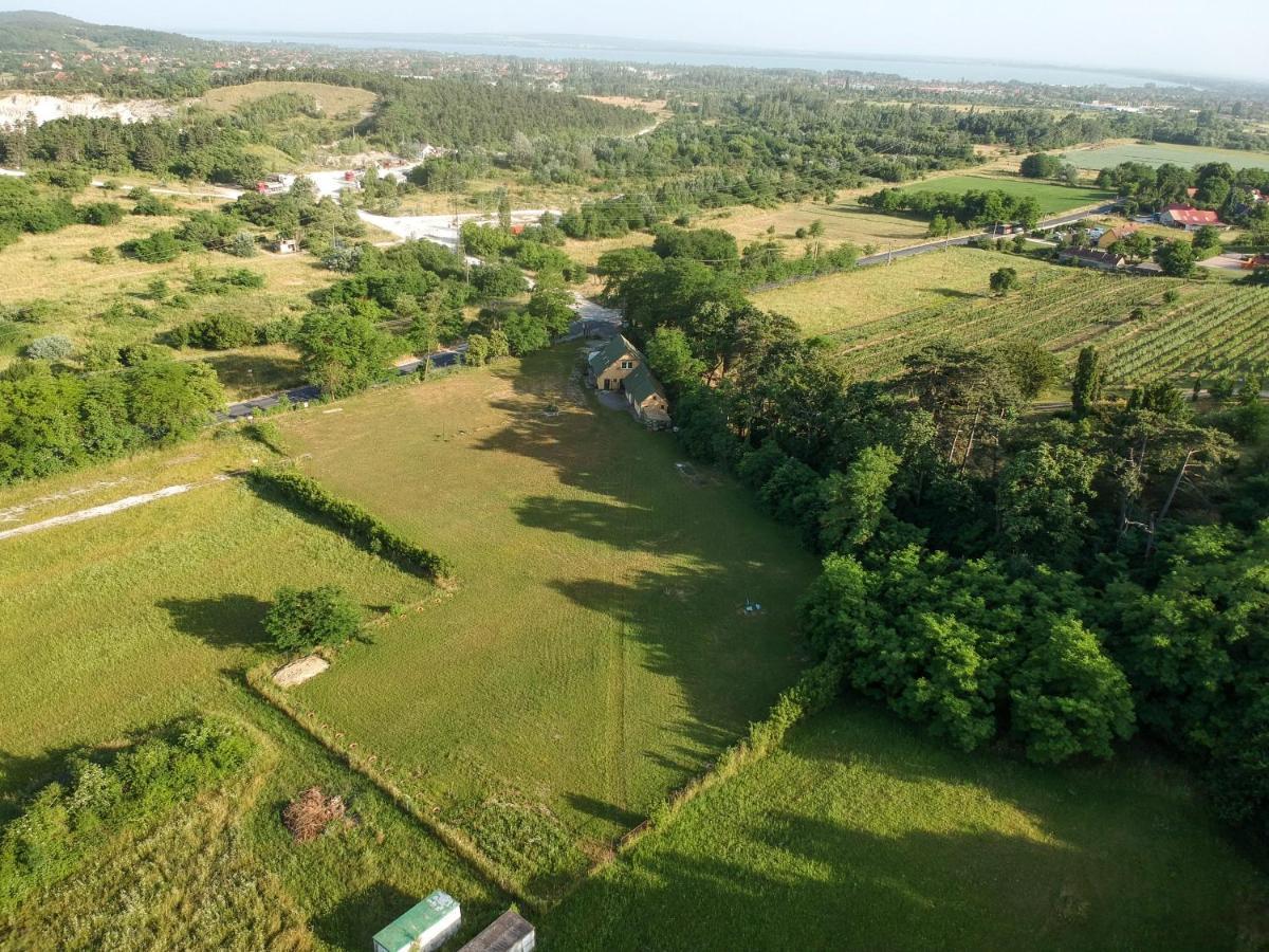 Pilikan Apartments - Park, Agroturism, Vineyard & Farm Cserszegtomaj Luaran gambar